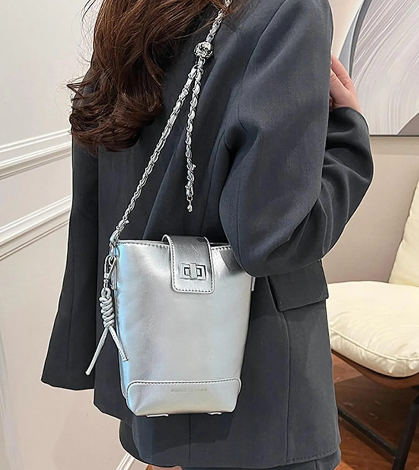 2025 Summer Straw Woven Chain Crossbody Bucket Bag PU Tote Shoulder Handbag Travel Daily Use