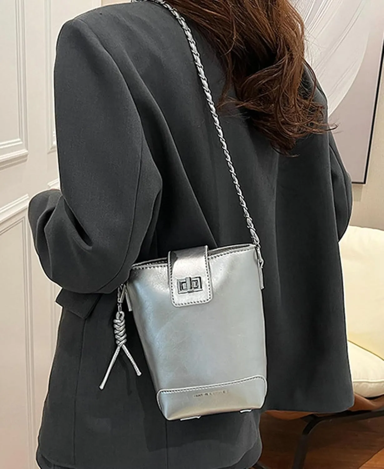 2025 Summer Straw Woven Chain Crossbody Bucket Bag PU Tote Shoulder Handbag Travel Daily Use