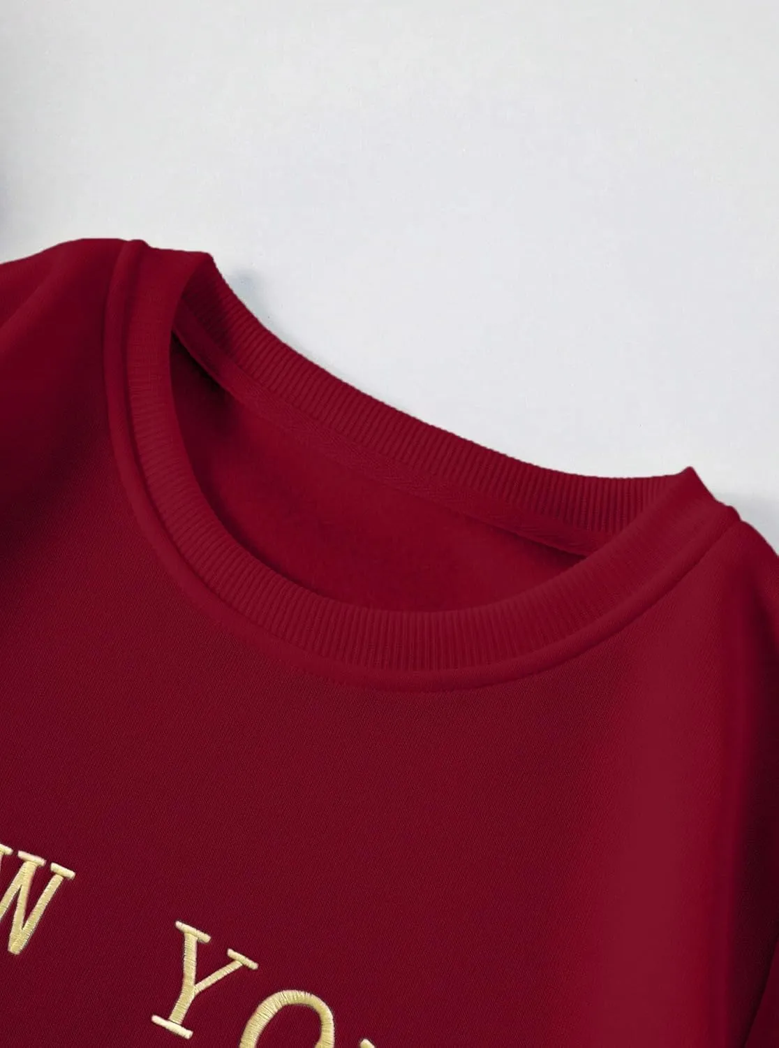 Hilinker Women's Cute Graphic Crewneck Sweatshirts Casual Loose Long Sleeve Pullover Tops Burgundy