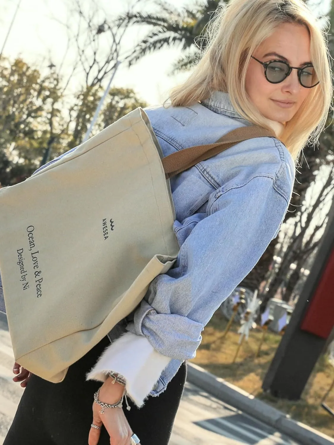 Large Canvas Tote Bag for Women - Durable Tote bags with interior Pocket and Zipper perfect for Travel and Daily Use
