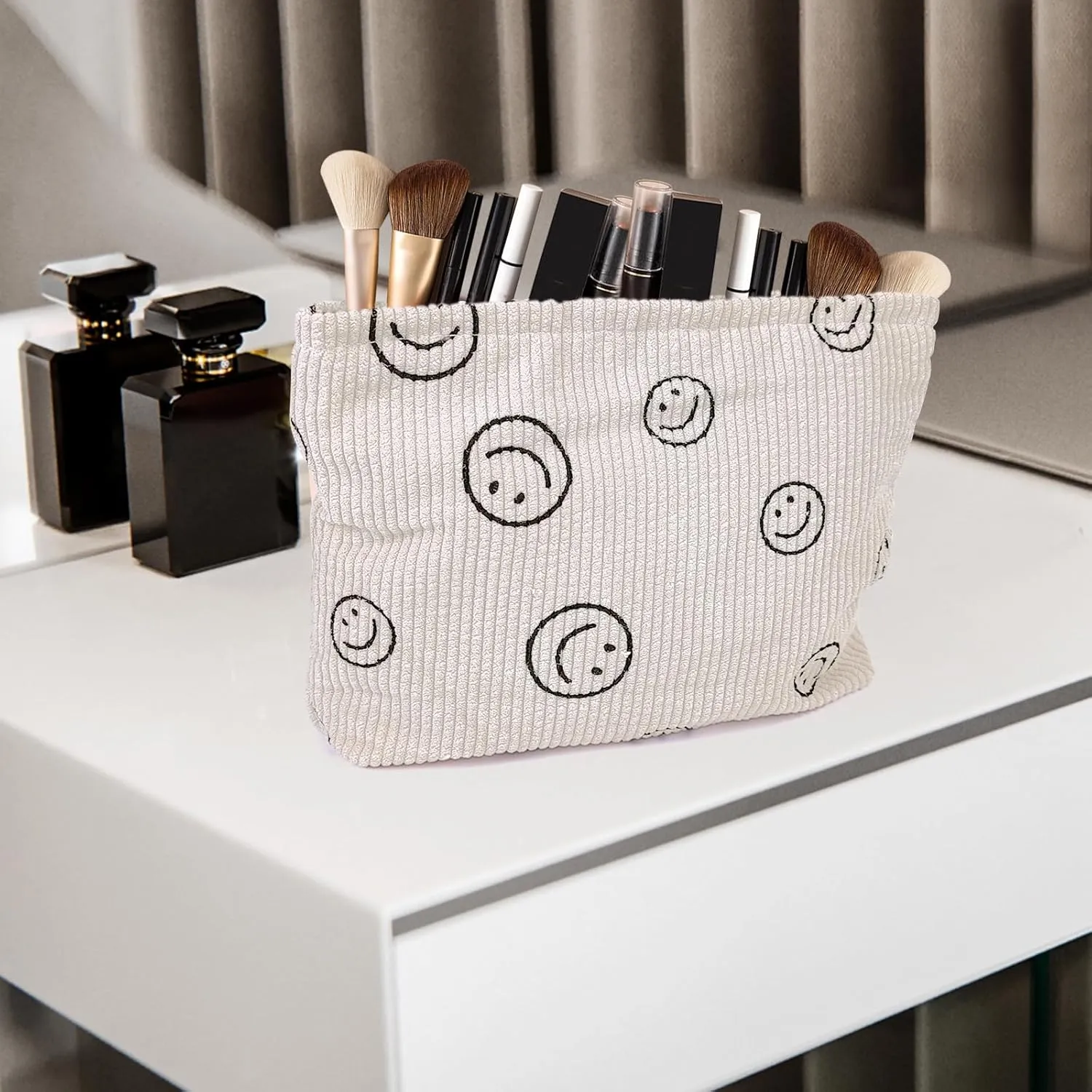Large Capacity Corduroy Smiley Face Makeup & Cosmetic Bag - Zipper Organizer for Women, Ideal for Travel and Daily Use